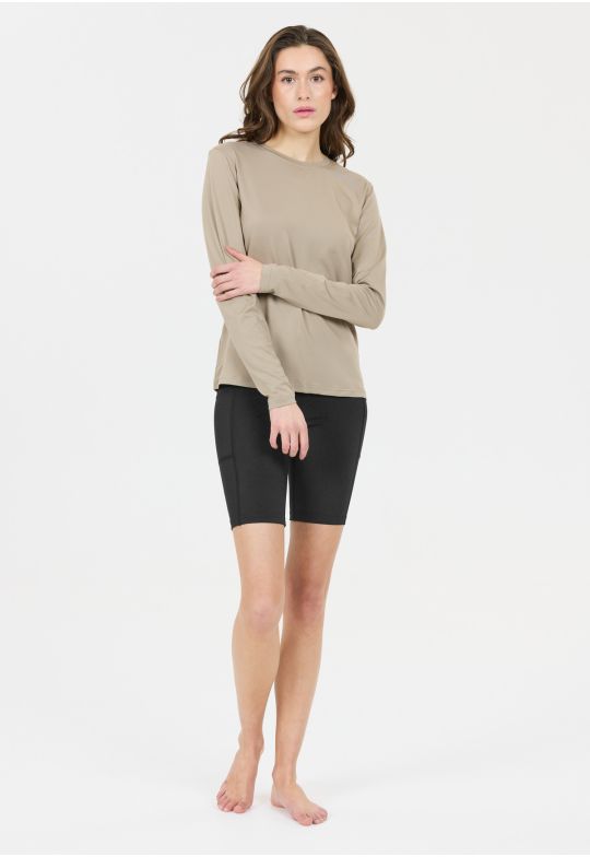 Elli Collants courts Femme
