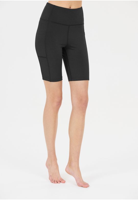 Elli Collants courts Femme